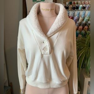 American Eagle cream pullover